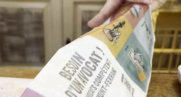 Sac à pain imprimé « Besoin d'un avocat ? », visuel conçu par Booster Media